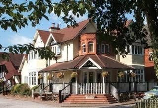 Alton Lodge0