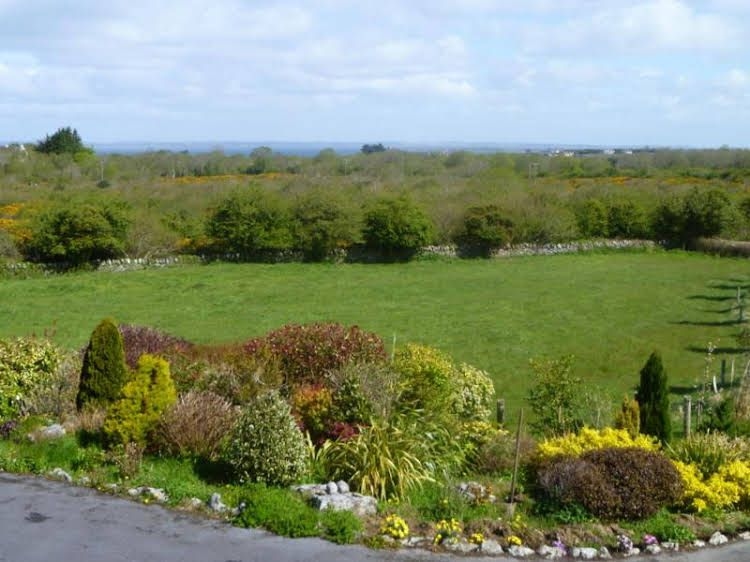 Dolmen Lodge0