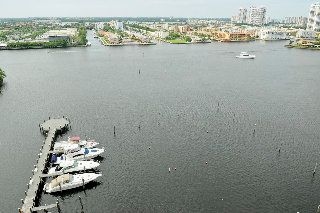 Modern 2 Bedroom Condo Near Beach0