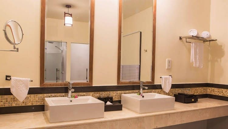 Furaveri Island Resort and Spa3