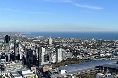 Melbourne SkyHigh Apartments4