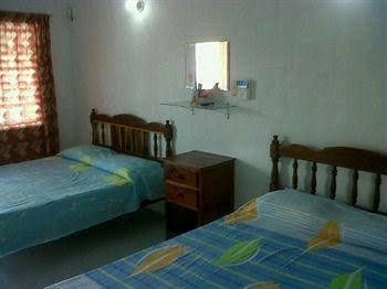 Del Pirata B and BHolbox0