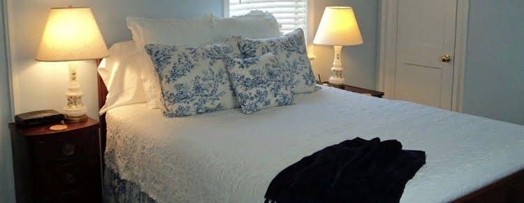 The Essex Inn3