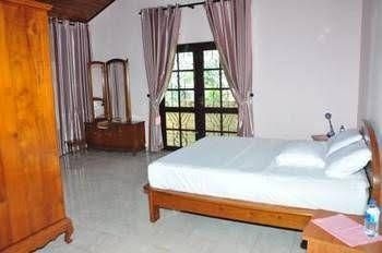 Sugandi Inn0
