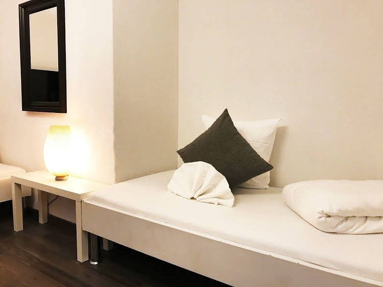 INSIDE FIVE City Apartments0