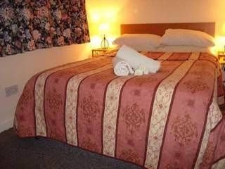 Hillside Lodge0