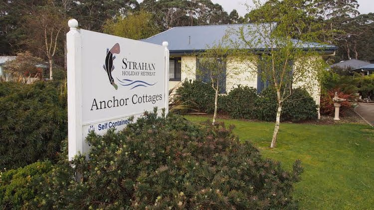 Strahan Retreat Cottages0