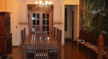Elegante The Villa0