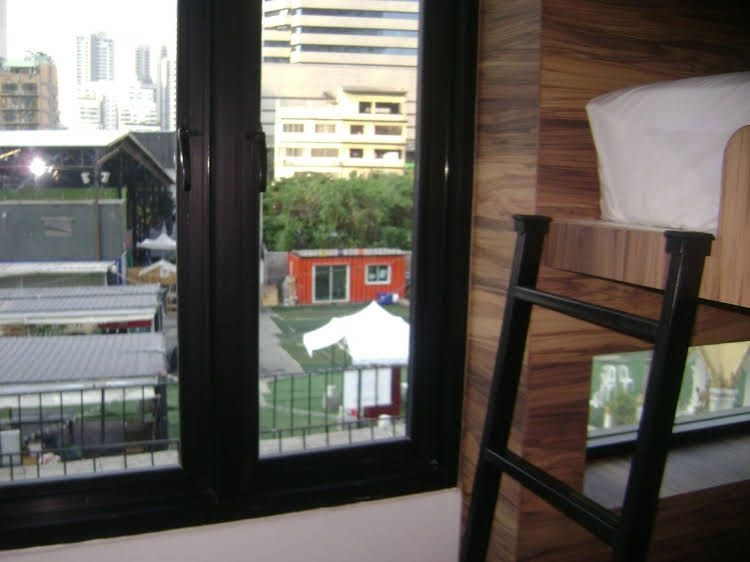 เรซต์ แบงค็อก (Rezt Bangkok)1