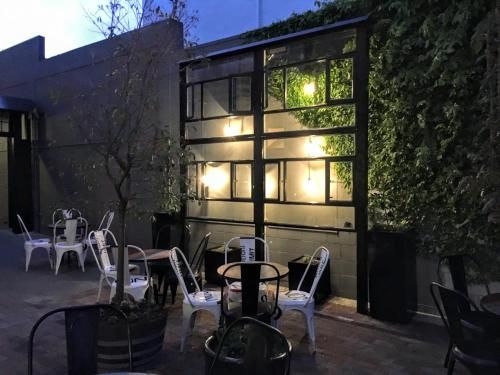 The Innbetween Lodge and Backpackers4