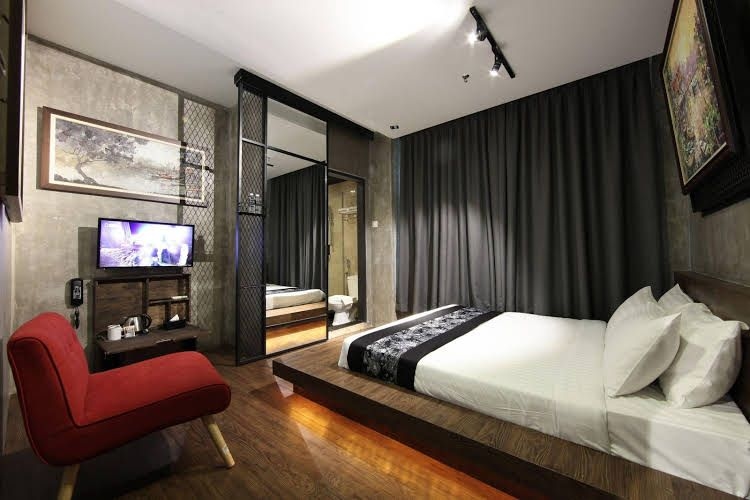 The Hulo and Gallery0