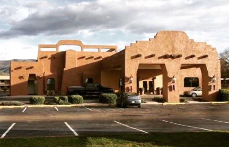 El Camino Lodge0