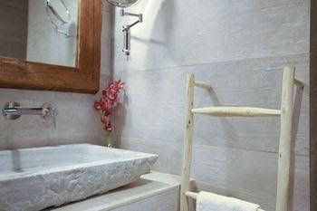 Mas Salagros Ecoresort and Aire Ancient Baths0