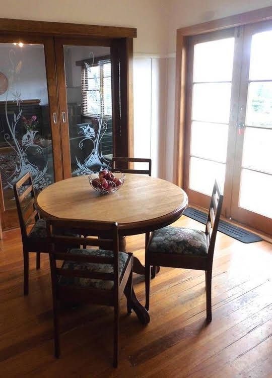 Riverview Cottage0