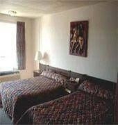 Knights Inn St Catharines1