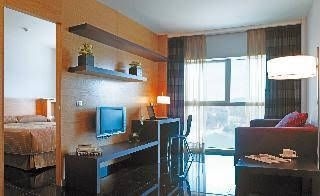 NH Barcelona Fira Suites0
