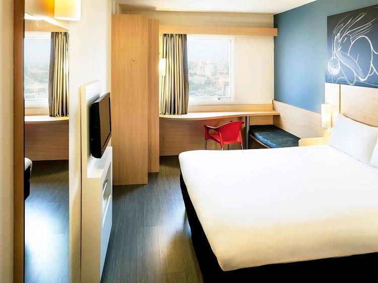 ibis Macae1