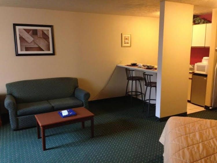 Ramada Spokane4