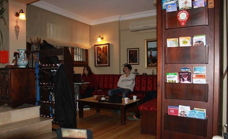 Sultan Hill0