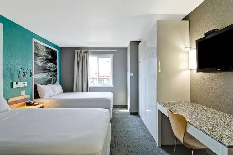Home Inn Express Medicine Hat2