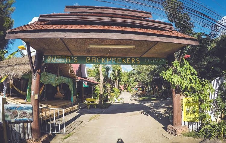 Buzzas Backpacker Pai Hostel0