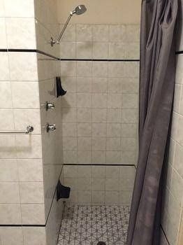 Adelaide Backpackers and Travellers Inn0