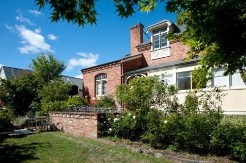 Lowena Cafe and Accommodation2