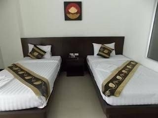 Allya Patong Beach0