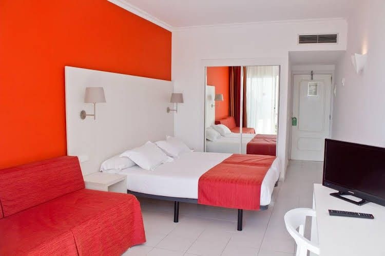 Club Sur Menorca0