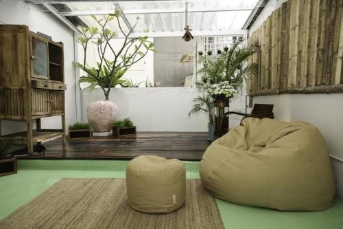 คู๊ป โฮสต์เทล (Coop Hostel)0
