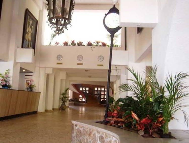 Caleta Beach Resort1