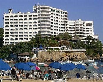 Caleta Beach Resort0