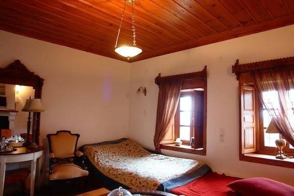 Traditional Rooms Ioannidis0