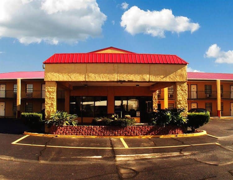 Rodeway Inn2
