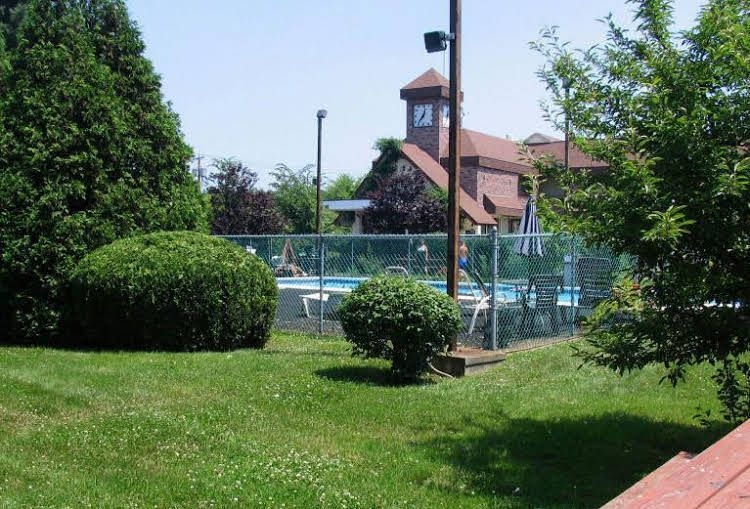 The Black Mountain Inn0