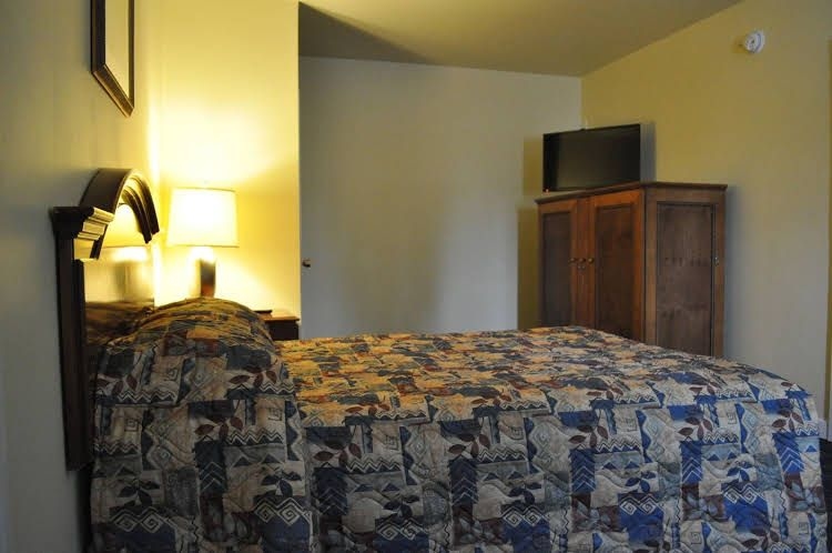 Camrest Motel0