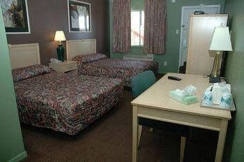 Bradford Inn and Suites0