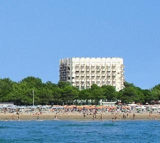 International Beach Hotel1