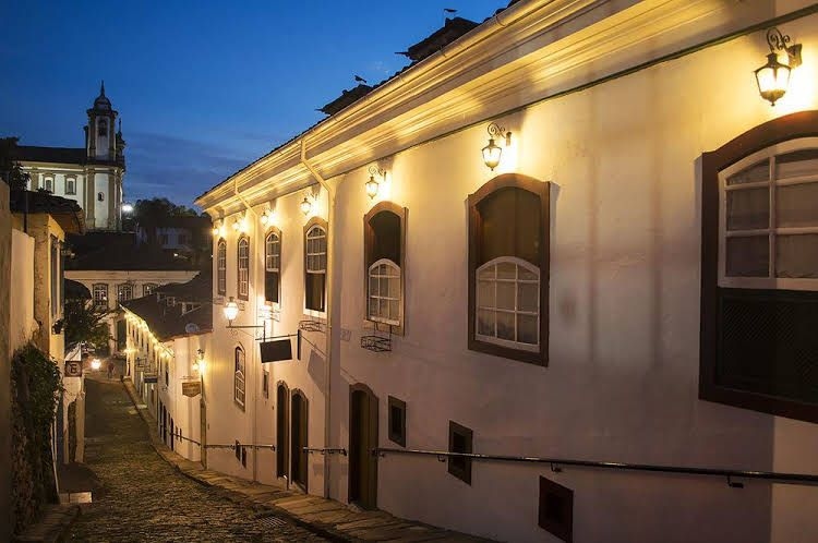 Colonial0