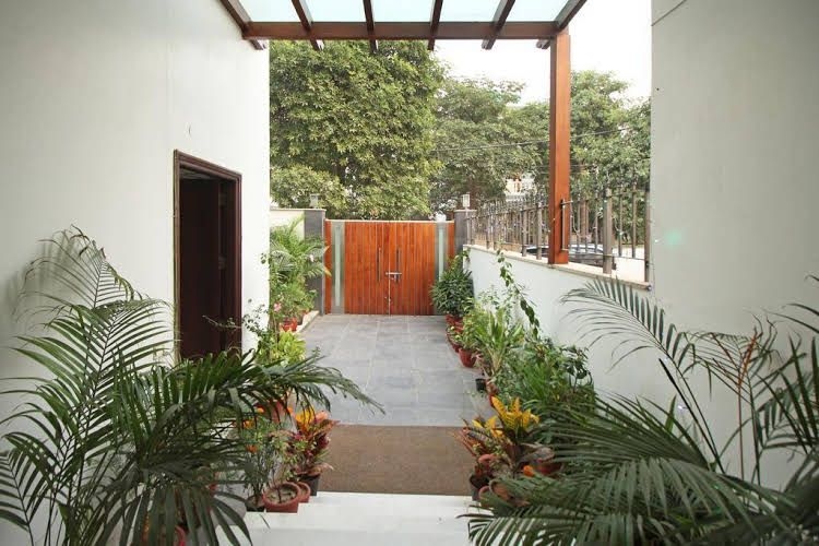 Mint Sarojville Suites0