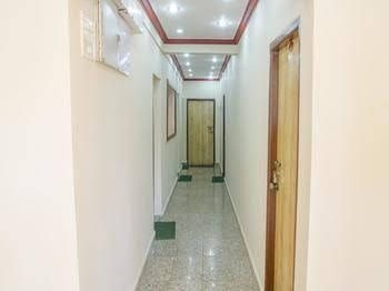 OYO Rooms Calangute Newtons Market0