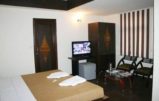 Ananda Delhi0