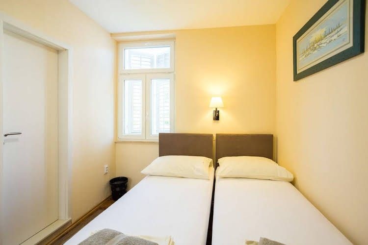 Ivanas Central Suites0