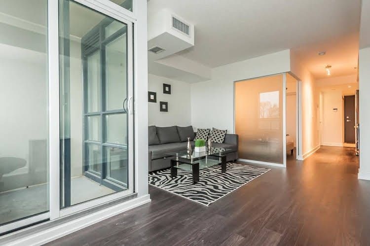 Life Suites Lakeside Mimico0