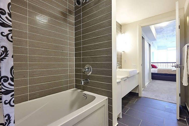 Lavish Suites Two Story Loft Downtown Toronto0