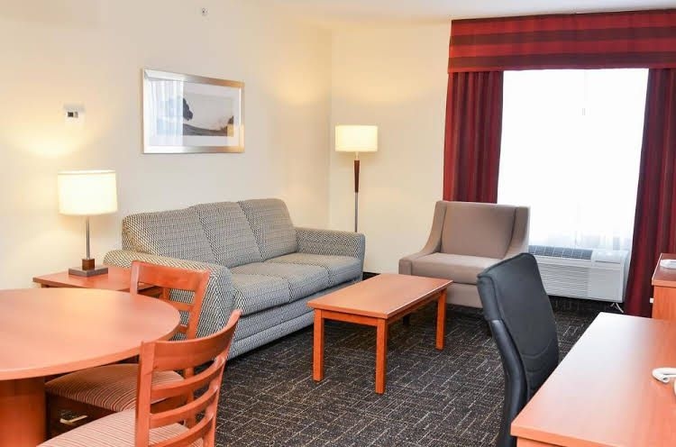 Best Western Thompson and Suites0