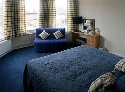 St Andrews B and B0