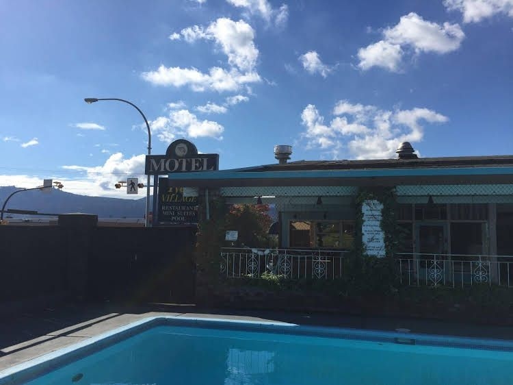Tyee Village Motel0