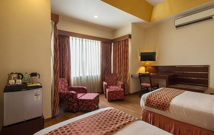 OYO Premium Vaishali Nagar0
