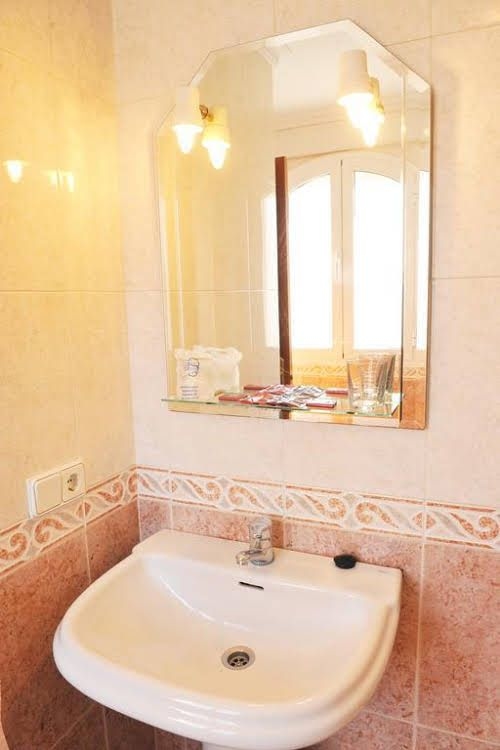 Hostal Puerto Lepe0